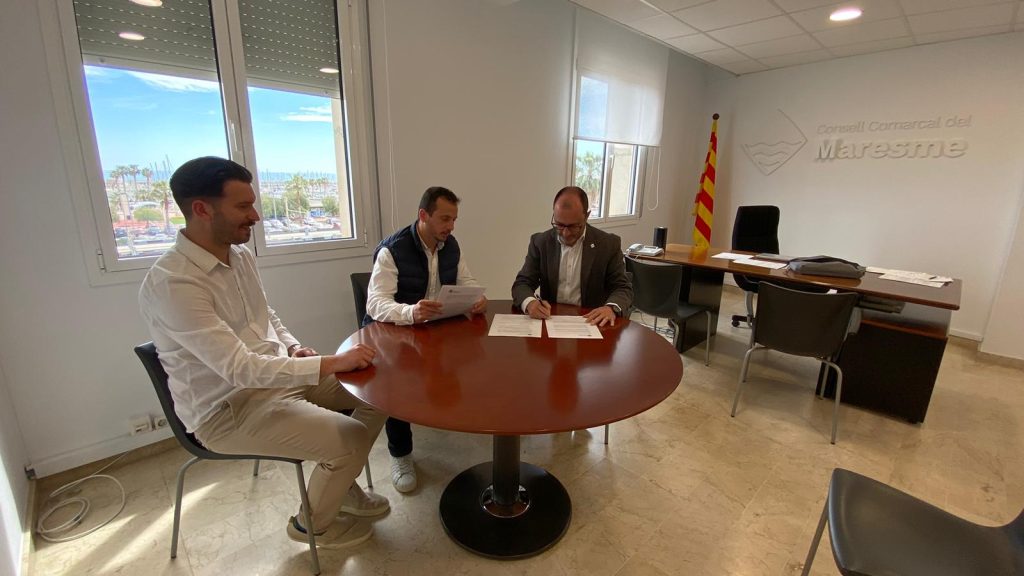 Francesc Alemany, president del Consell Comarcal del Maresme i Miquel Iniesta Raventos i Haitcham Jaadi Día, responsables de l'empresa Salincat S.L